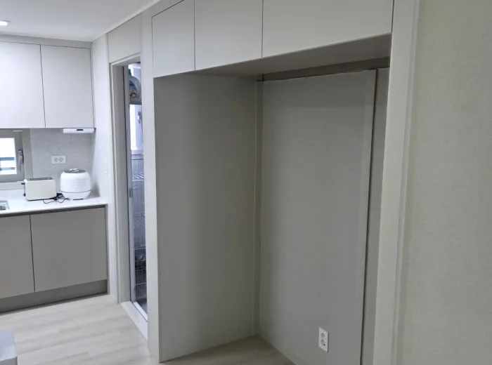 냉장고장도어리폼 아파트도어 전주 서신동 40평 아파트 냉장고 주변 현장 시공 후 집잘알김프로